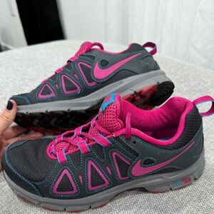 Nike Pink and Gray Women Size 7 💞